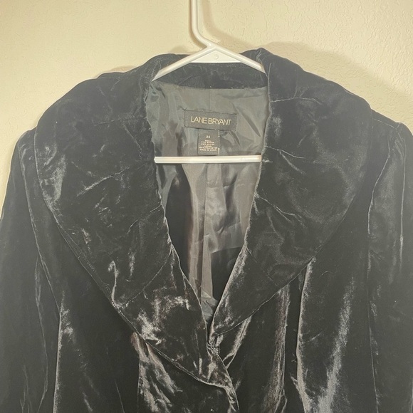 Lane Bryant Velvet 3/4 Bell Sleeve Jewel Button Jacket - Picture 6 of 7